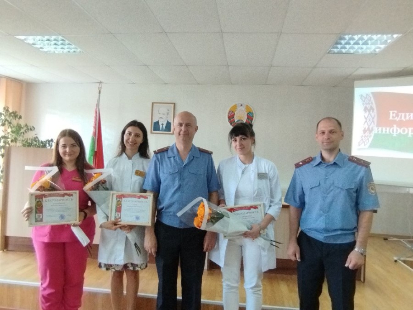 С праздником, уважаемые медики!