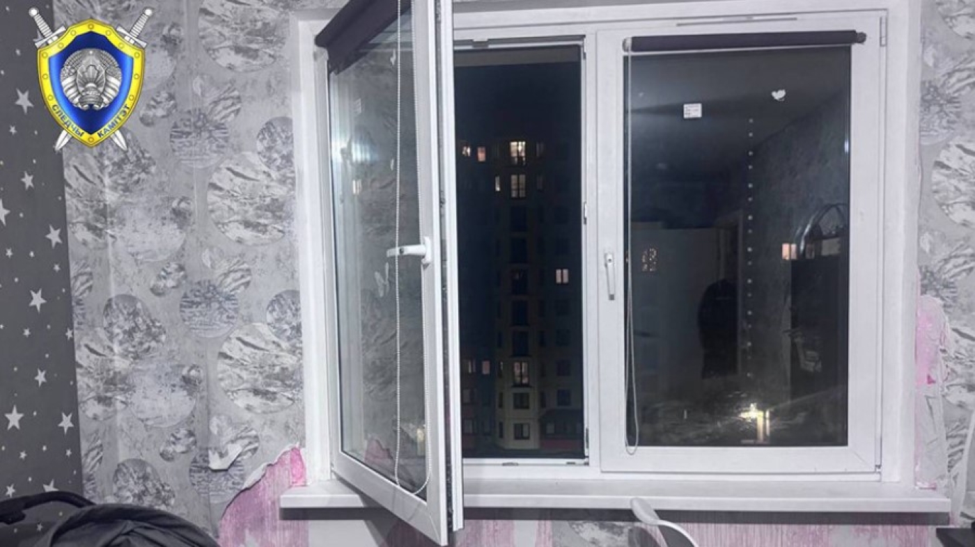 В Минске ребенок выпал из окна на пятом этаже: он погиб