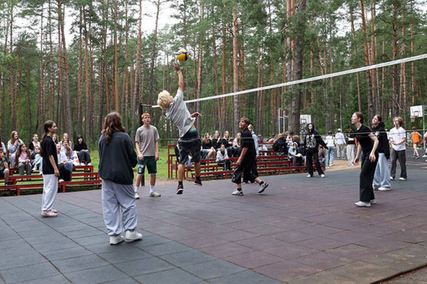 Что нужно, чтобы сделать отдых ребенка в лагере безопасным, рассказали эксперты