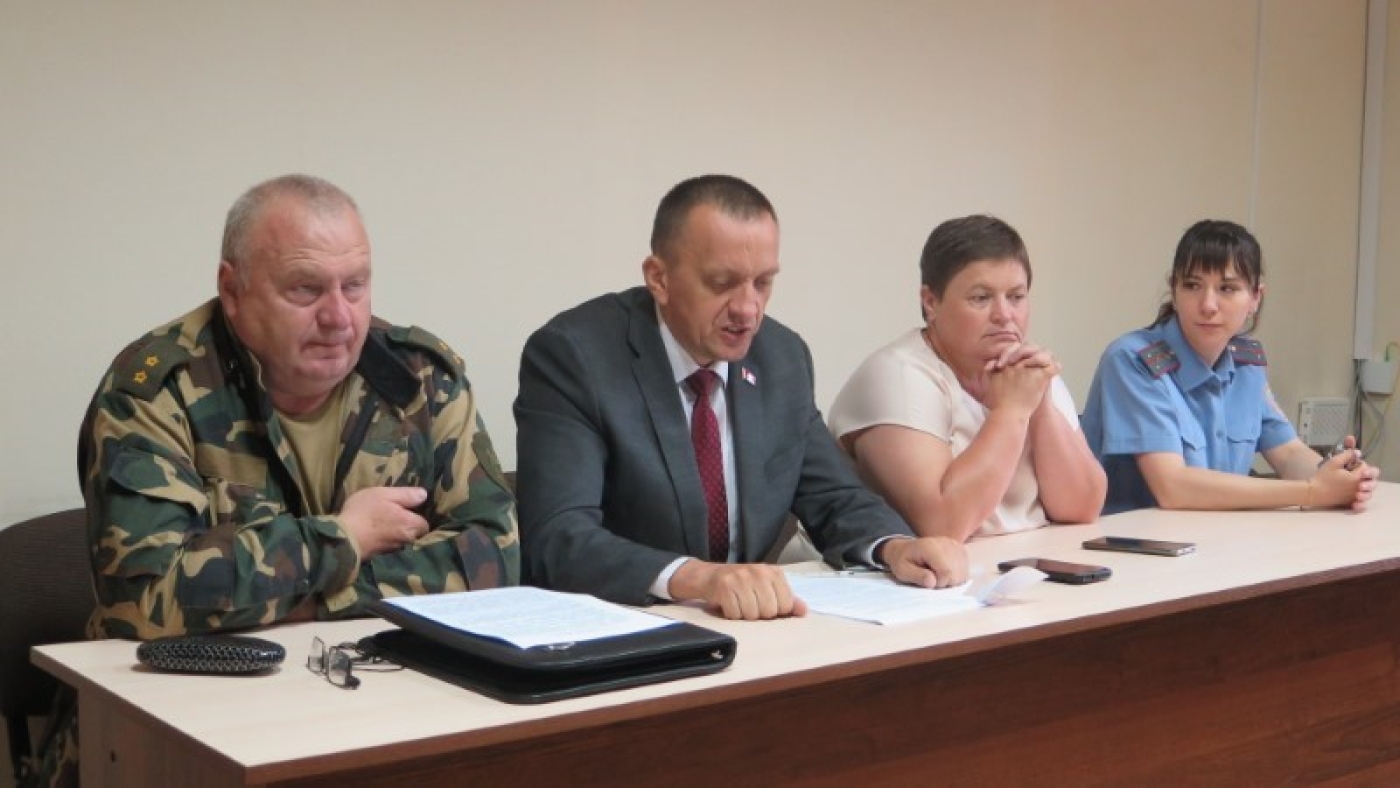 Разговор в трудовом коллективе на актуальные темы