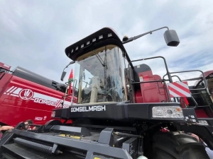 Даже погрузчики и комбайны. Какой техникой пополнились учреждения образования Минской области