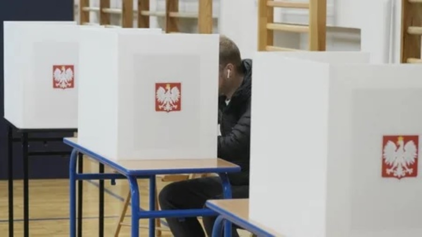 Президентские выборы в Польше проходят не без форс-мажора