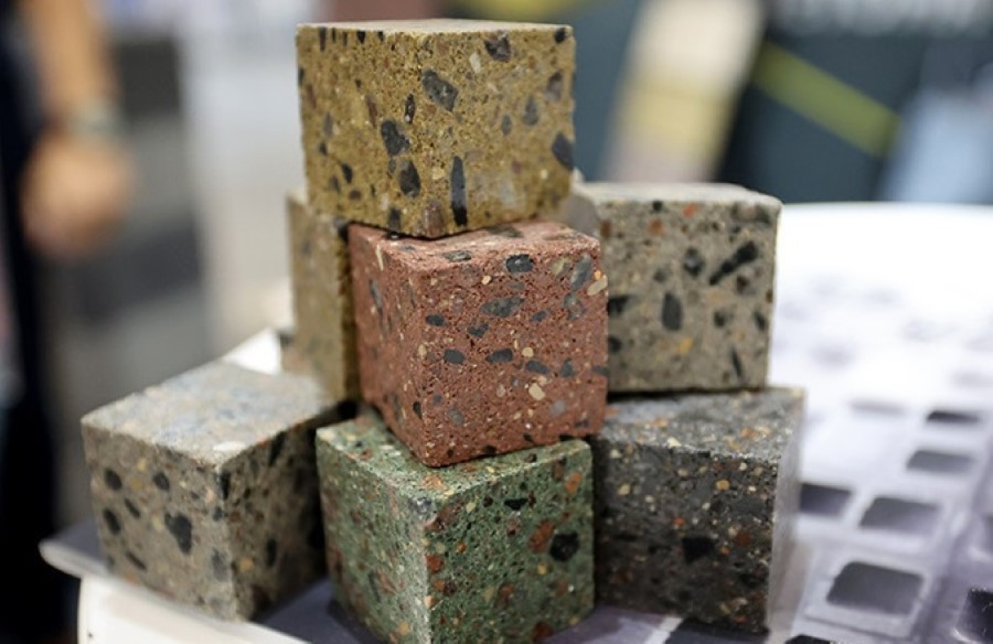 И даже стройматериалы: что продают белоруски на маркетплейсах?