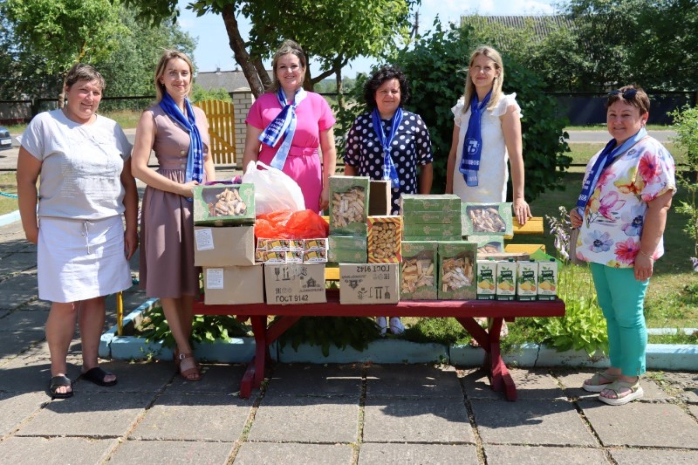 С подарками в отделение круглосуточного пребывания для пожилых граждан