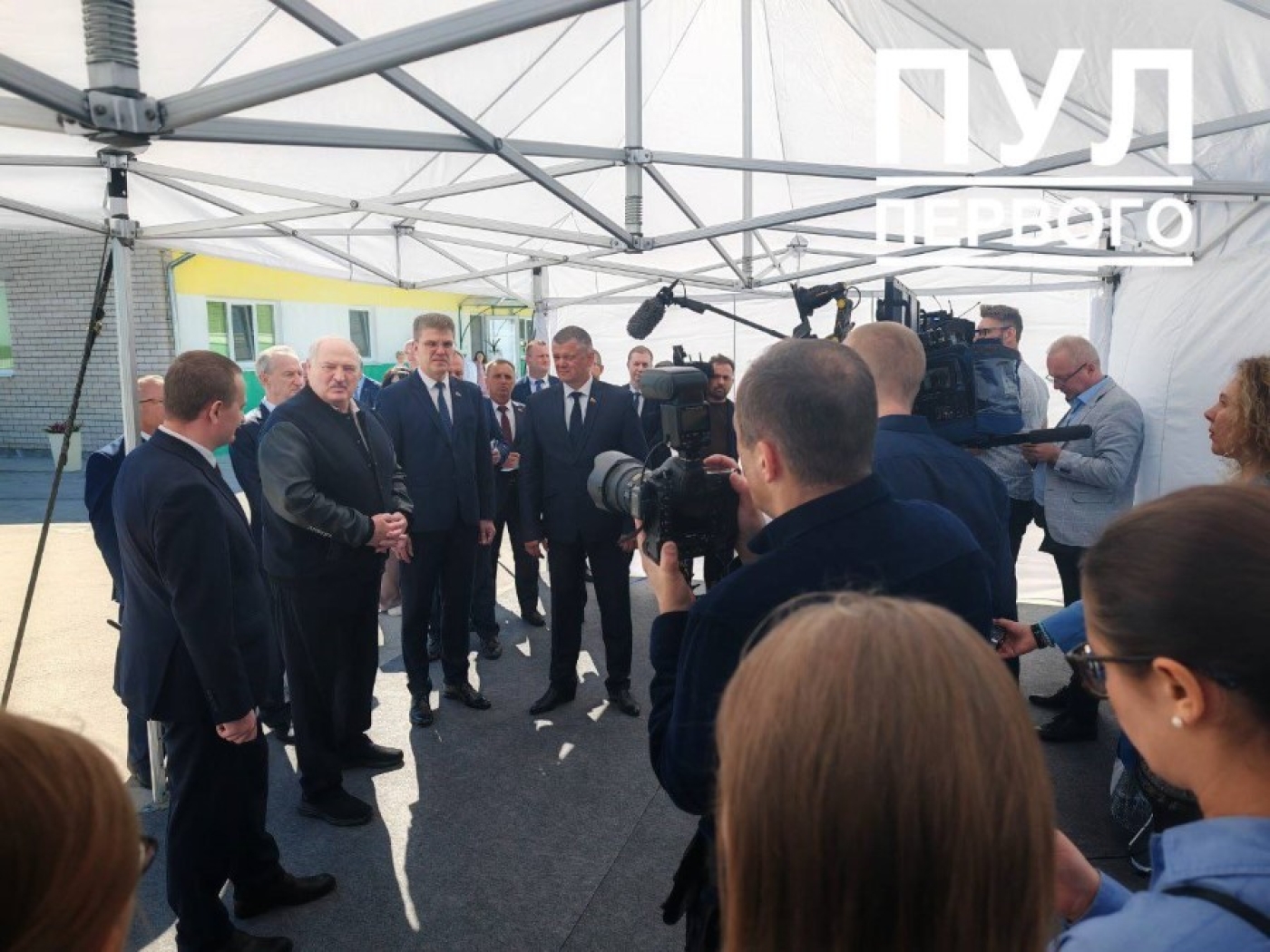 "Тема новая. Один из 20 комплексов, который Минск подарил области". Лукашенко о причине приезда на МТК в Дзержинском районе