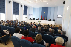 «Любань — тот же Петриков через 3-4 года». Сергеенко и Турчин обсудили молодежную политику региона