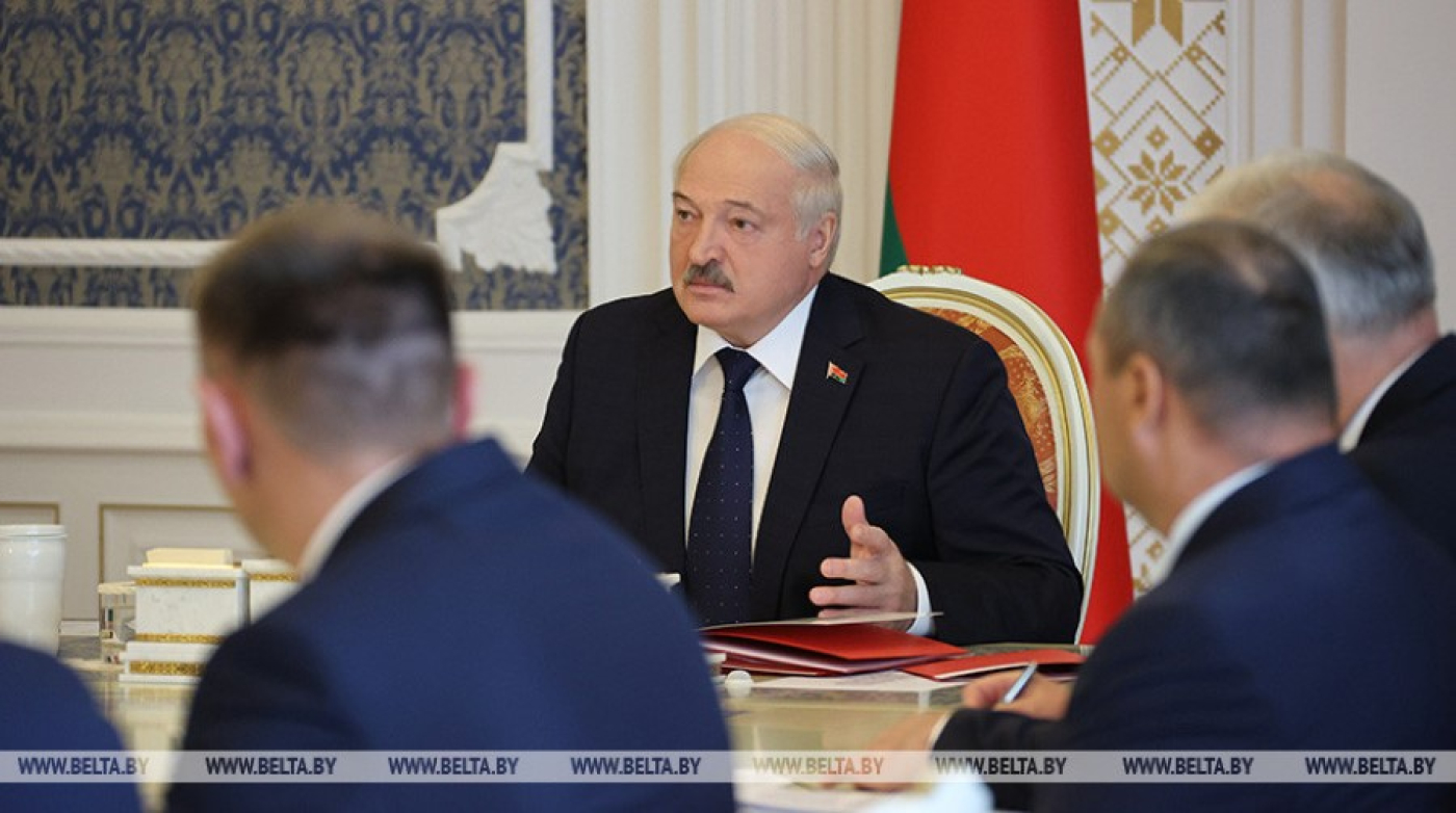 Александр Лукашенко посоветовал новому руководству районов не "входить в положение" на местах