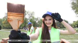 "Чистота - бренд родины, а бережное отношение к ней - наша визитка". Участницы "Мисс Беларусь" обустроили зону отдыха