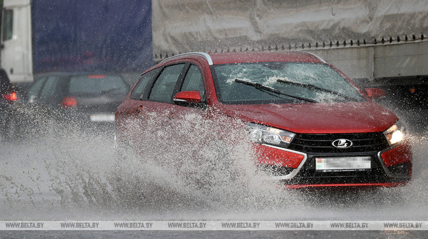 ГАИ дала рекомендации водителям в дождливую погоду