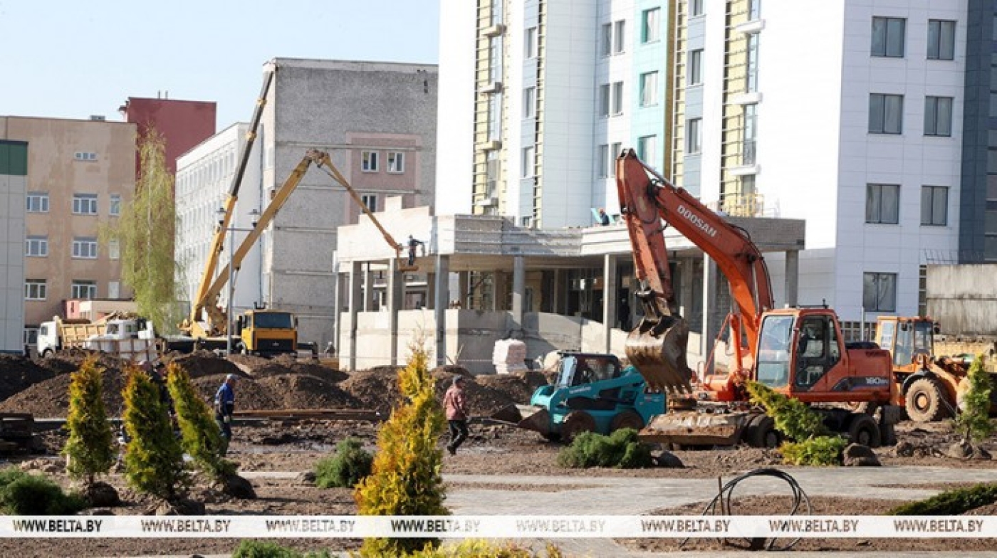 От технопарка до больниц и культурного центра. Какие крупные объекты строятся и реконструируются в Беларуси