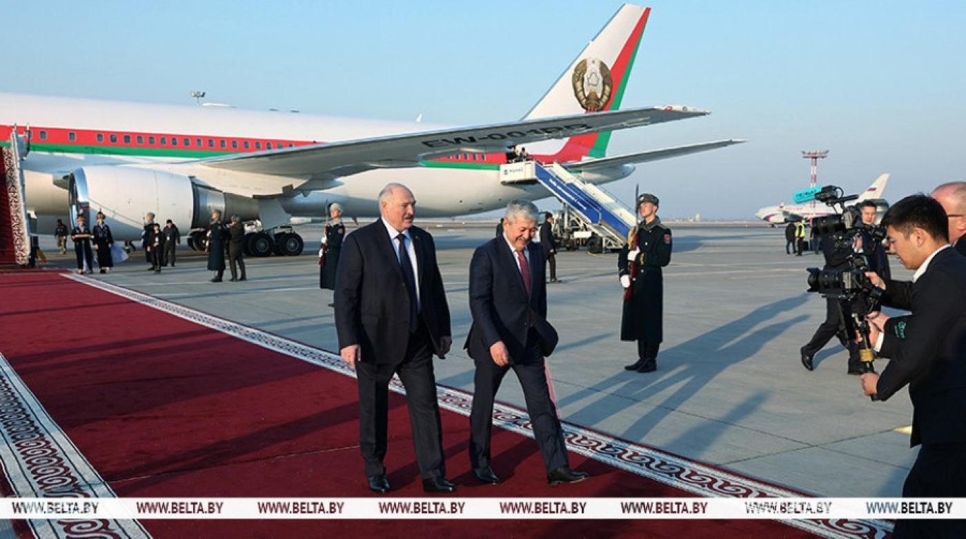 Лукашенко прибыл в Бишкек, где примет участие в саммите ОДКБ