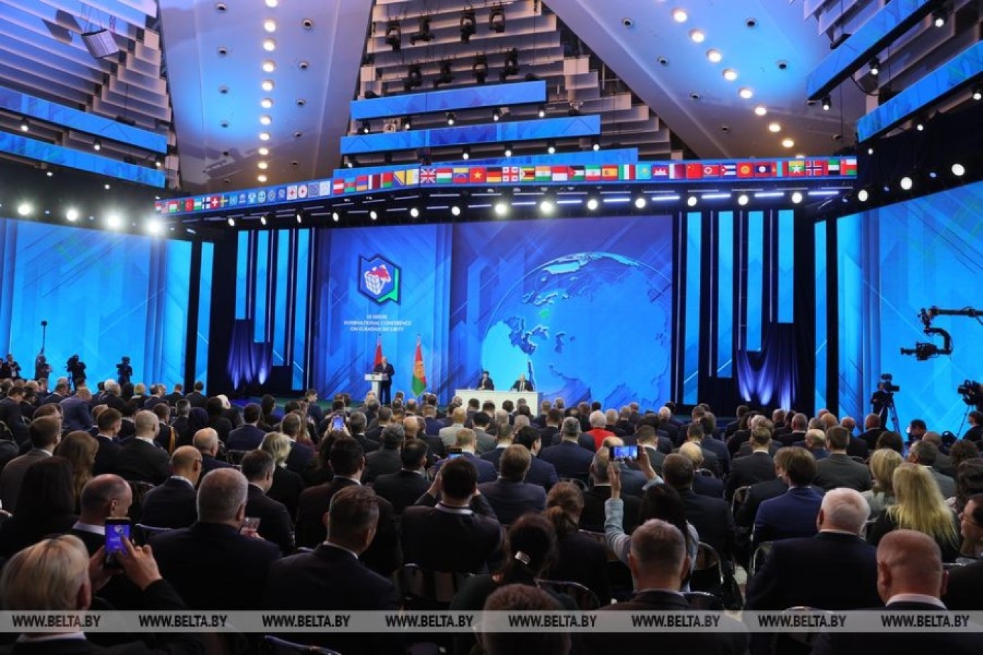 Лукашенко отверг обвинения в использовании Беларусью миграции как оружия