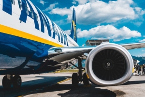 Cборы, штрафы для авиакомпаний и новые рейсы: что изменилось для туристов с начала апреля