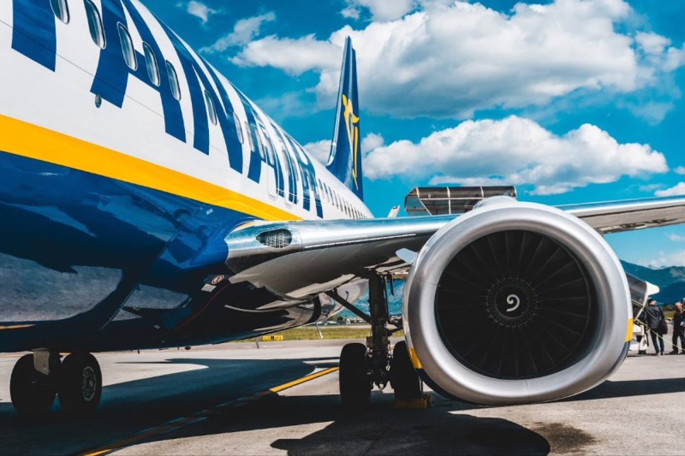 Cборы, штрафы для авиакомпаний и новые рейсы: что изменилось для туристов с начала апреля