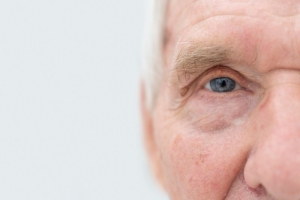 Офтальмолог рассказала, какое заболевание глаз чаще всего появляется с возрастом