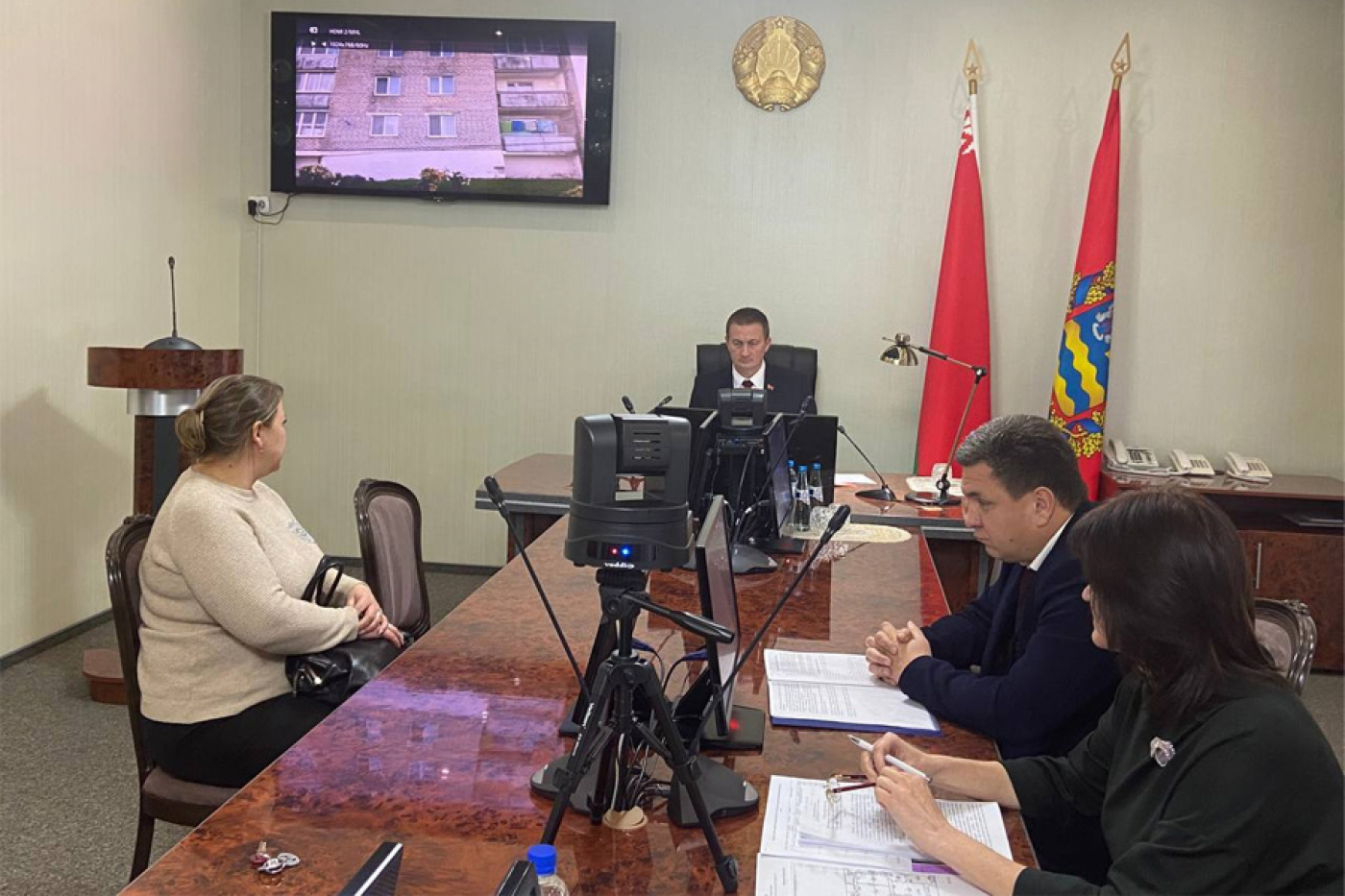 Сегодня председатель облисполкома Александр Турчин проводит приём граждан.