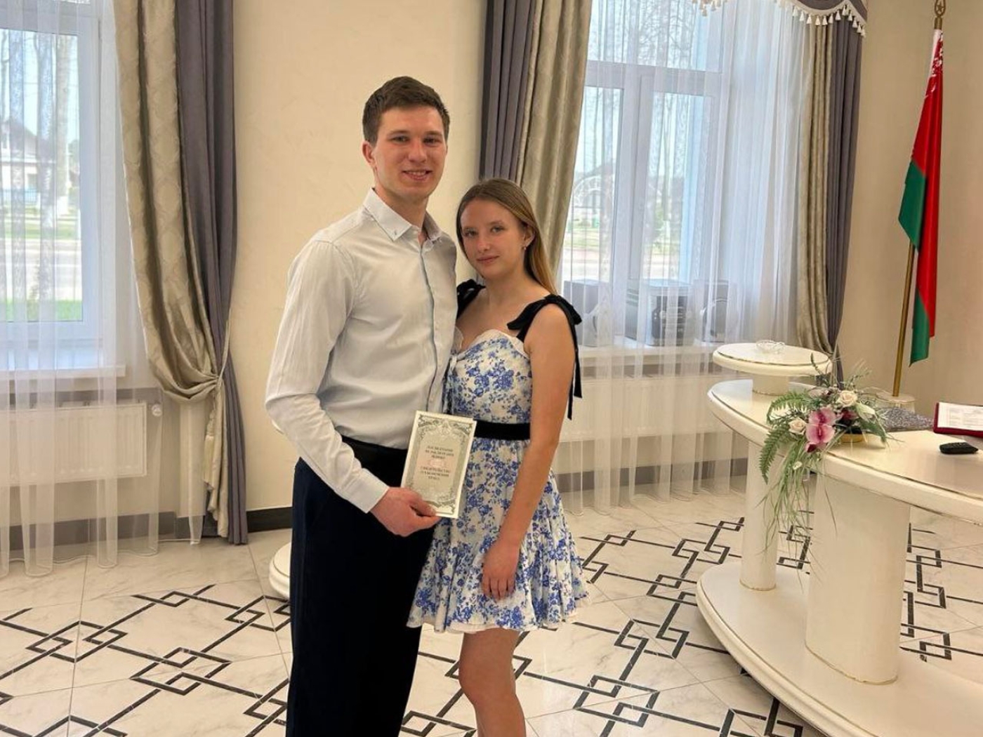 Объединились в одну семью  Владислав и Алина Насковцы!