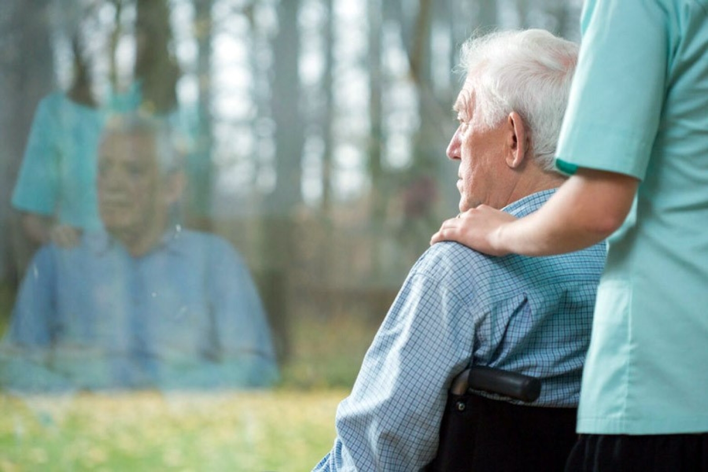 Что делать, если родственник нуждается в уходе, рассказали в Минтруда