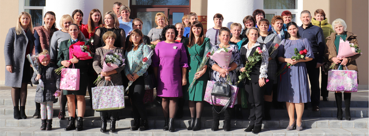 Профсоюзы поздравляют мам