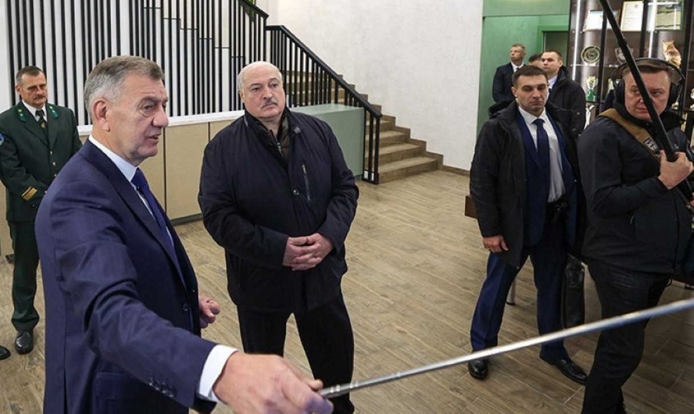 Лукашенко поручил по-хозяйски развивать территории заповедников и осмотрел "деревню будущего"