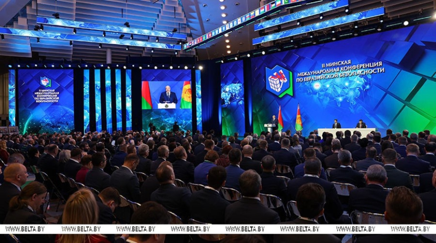 Лукашенко: пугать международным судом глав суверенных государств стало новым "демократическим" трендом